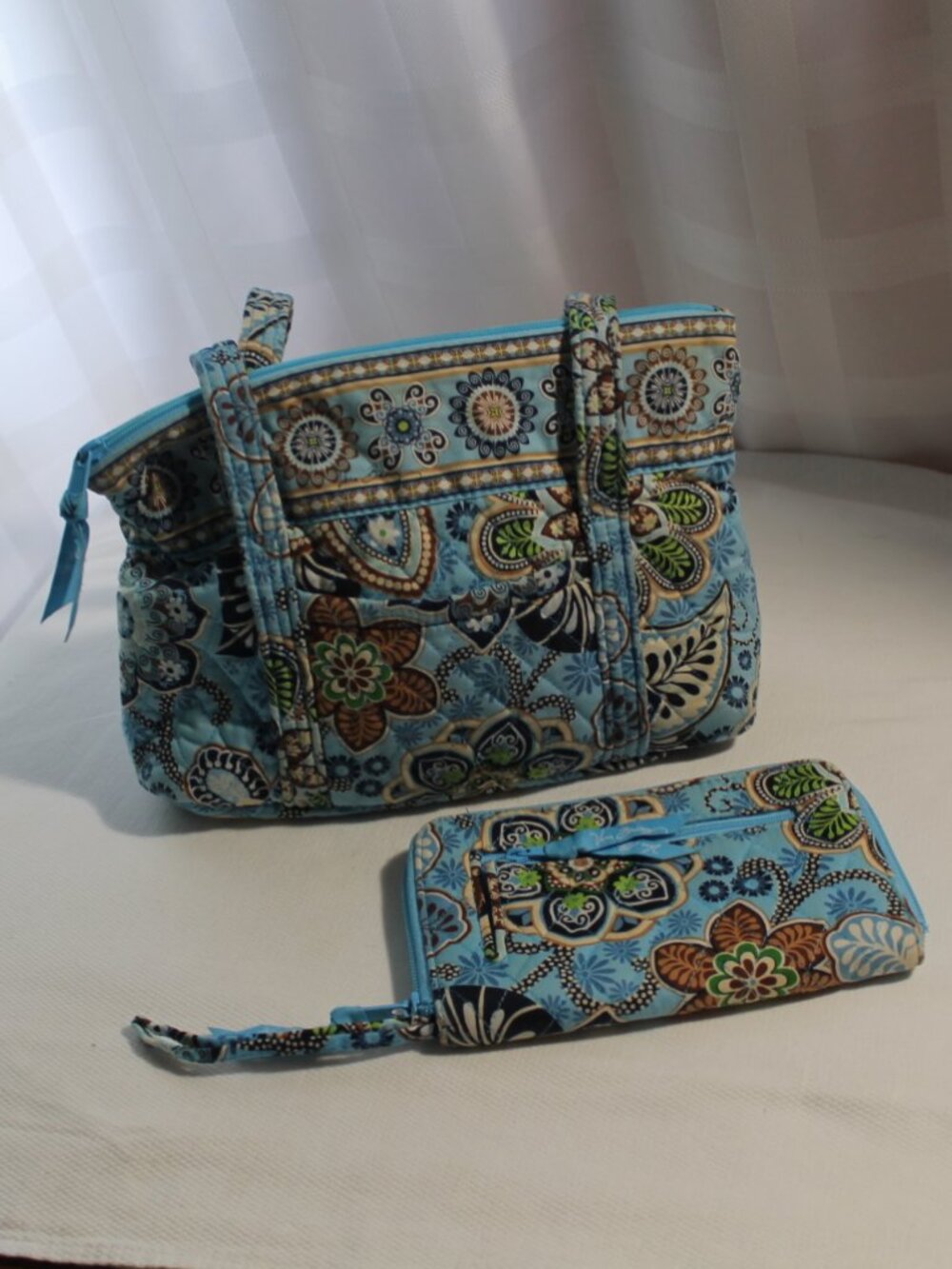 Vera Bradley Little Betsy Bag in Bali Blue w/ Matching Wallet Wristlet